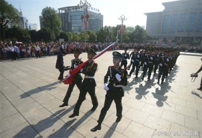 ​一不小心，又被兵哥哥帅哭！20张图告诉你军人有多帅