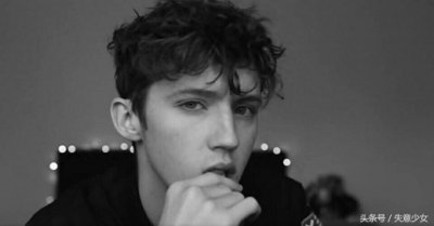 ​戳爷troye sivan和他的超模男朋友jacob，真是超级甜呢！