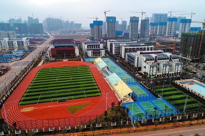 ​五象南首个学校落成：南宁一中五象校区开学